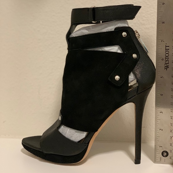 NIB Herve Leger open toe booties. Size 37. - Picture 3 of 3